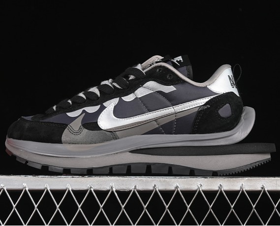 Nike x sacai VaporWaffle Black Silver Grey DD1875-300 Sneakers